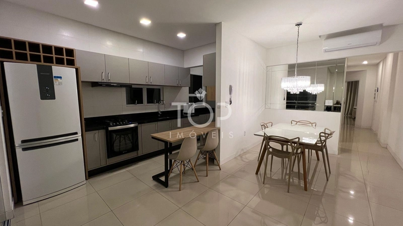 APTO 3 SUÍTES E 2 VAGAS  MOBILIADO EM MEIA PRAIA: 3ª foto da galeria de imagens do imóvel