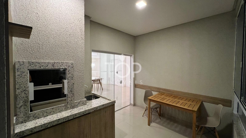 APTO 3 SUÍTES E 2 VAGAS  MOBILIADO EM MEIA PRAIA: 2ª foto da galeria de imagens do imóvel