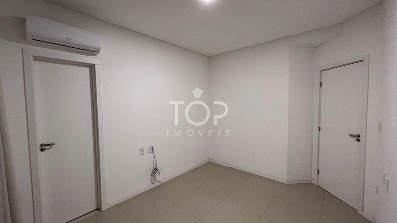 APTO 3 SUÍTES E 2 VAGAS  MOBILIADO EM MEIA PRAIA: 31ª foto da galeria de imagens do imóvel