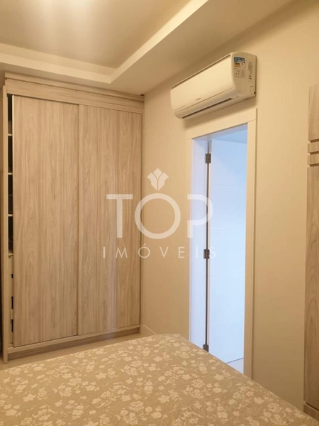 AMPLO APARTAMENTO EM ANDAR ALTO MOBILIADO MEIA PRAIA: 31ª foto da galeria de imagens do imóvel