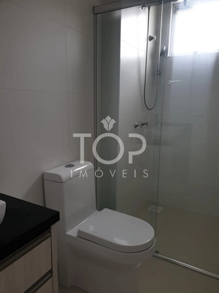 AMPLO APARTAMENTO EM ANDAR ALTO MOBILIADO MEIA PRAIA: 45ª foto da galeria de imagens do imóvel
