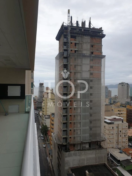 AMPLO APARTAMENTO EM ANDAR ALTO MOBILIADO MEIA PRAIA: 21ª foto da galeria de imagens do imóvel
