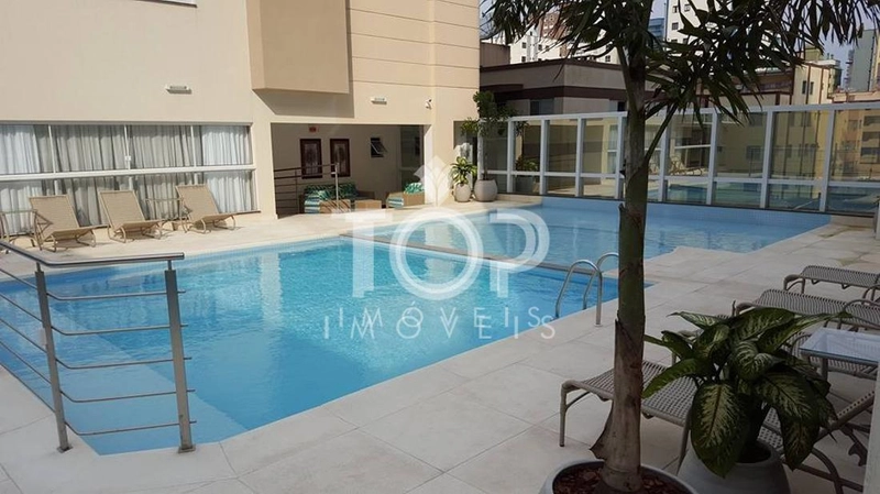 AMPLO APARTAMENTO EM ANDAR ALTO MOBILIADO MEIA PRAIA: 49ª foto da galeria de imagens do imóvel