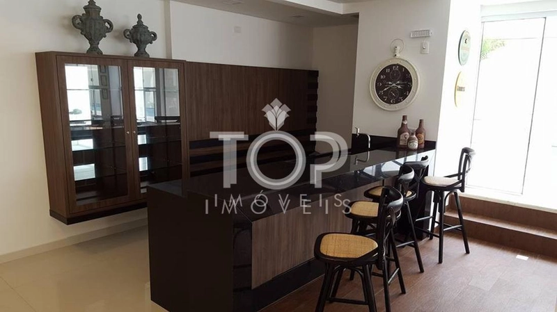 AMPLO APARTAMENTO EM ANDAR ALTO MOBILIADO MEIA PRAIA: 39ª foto da galeria de imagens do imóvel