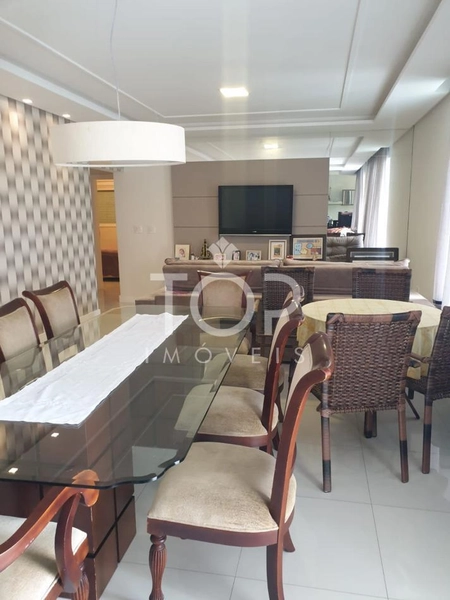 AMPLO APARTAMENTO EM ANDAR ALTO MOBILIADO MEIA PRAIA: 43ª foto da galeria de imagens do imóvel