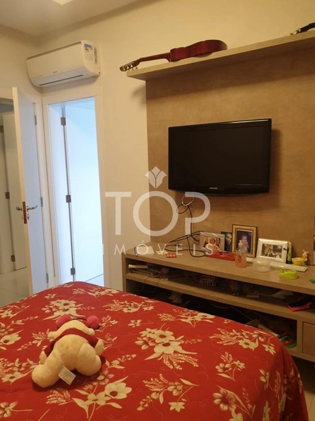 AMPLO APARTAMENTO EM ANDAR ALTO MOBILIADO MEIA PRAIA: 14ª foto da galeria de imagens do imóvel