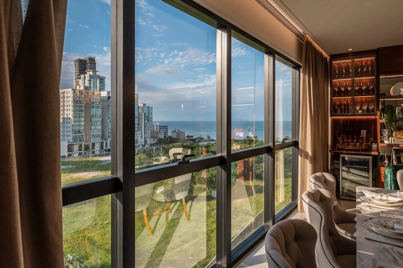 APARTAMENTO DECORADO EM MEIA PRAIA: 1ª foto da galeria de imagens do imóvel