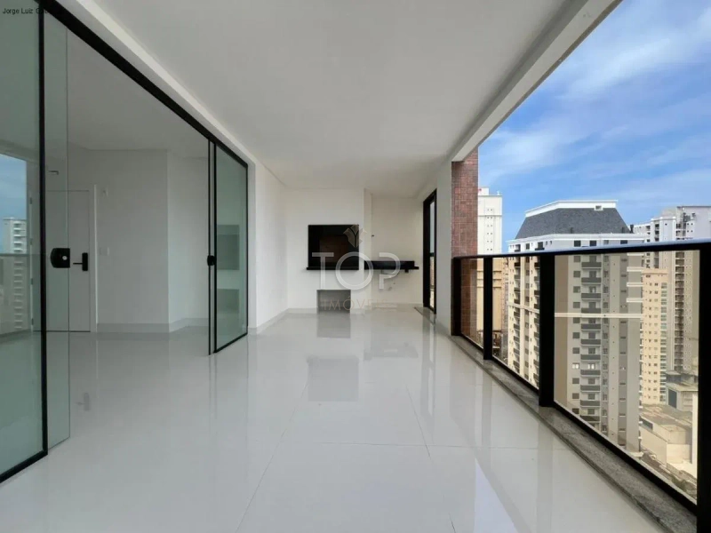 APARTAMENTO 4 SUITES NA MEIA PRAIA: 1ª foto da galeria de imagens do imóvel