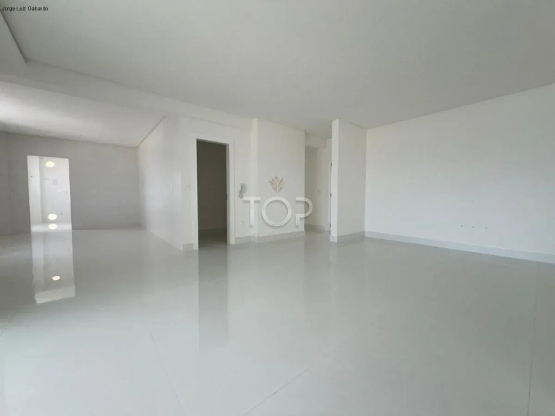 APARTAMENTO 4 SUITES NA MEIA PRAIA: 3ª foto da galeria de imagens do imóvel