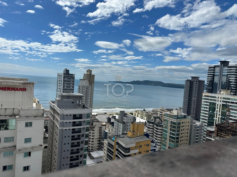 FLAT DA MEIA PRAIA LUXO E CONFORTO PERTO DO MAR: 3ª foto da galeria de imagens do imóvel