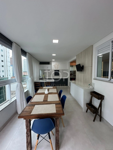 APARTAMENTO MOBILIADO EM MEIA PRAIA: 2ª foto da galeria de imagens do imóvel