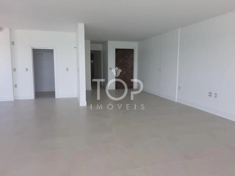 APARTAMENTO PRONTO NA QUADRA DO MAR EM MEIA PRAIA: 10ª foto da galeria de imagens do imóvel