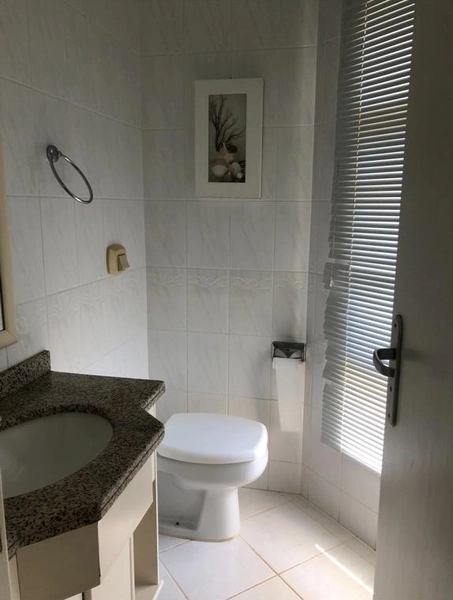 Casa geminada com 6 dormitórios na Lagoa do Violão: 3ª foto da galeria de imagens do imóvel