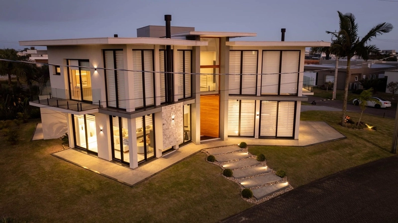 Casa em Torres, 5 suítes  no condomínio Ocean Side: 1ª foto da galeria de imagens do imóvel