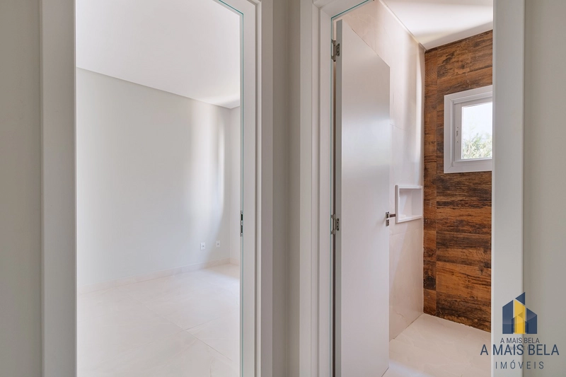 Casa em condomínio na beira do lago : 11ª foto da galeria de imagens do imóvel