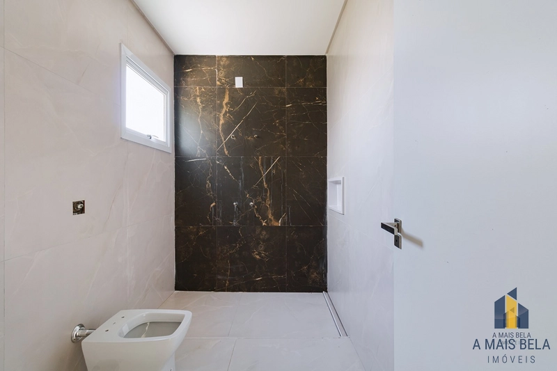 Casa em condomínio na beira do lago : 8ª foto da galeria de imagens do imóvel