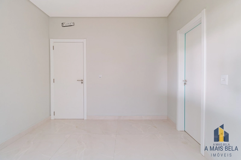 Casa em condomínio na beira do lago : 10ª foto da galeria de imagens do imóvel