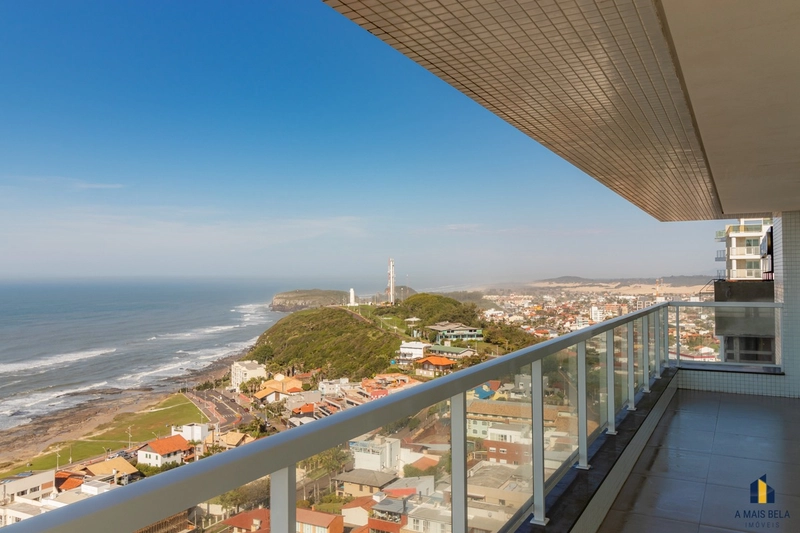Apartamento em Torres, 4 suítes andar alto: 3ª foto da galeria de imagens do imóvel