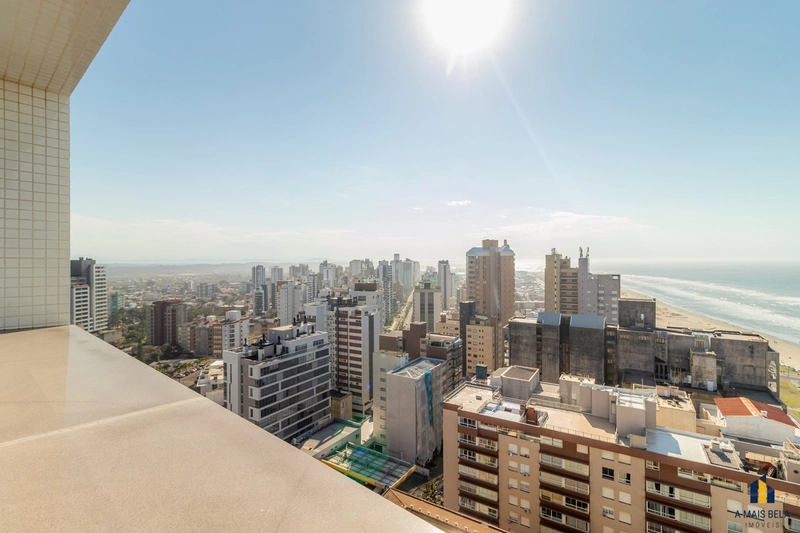 Apartamento em Torres, 4 suítes andar alto: 2ª foto da galeria de imagens do imóvel