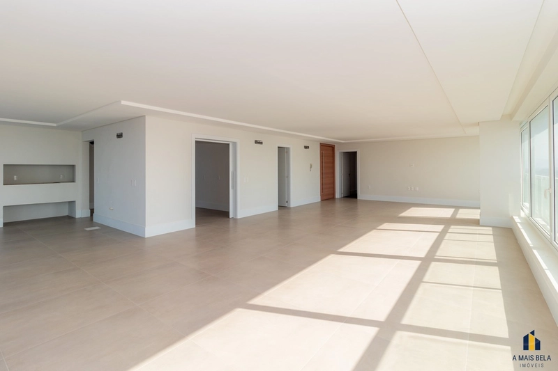 Apartamento em Torres, 4 suítes andar alto: 1ª foto da galeria de imagens do imóvel