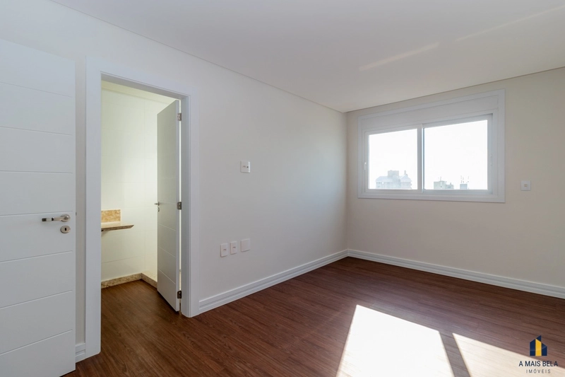 Apartamento em Torres, 4 suítes andar alto: 8ª foto da galeria de imagens do imóvel