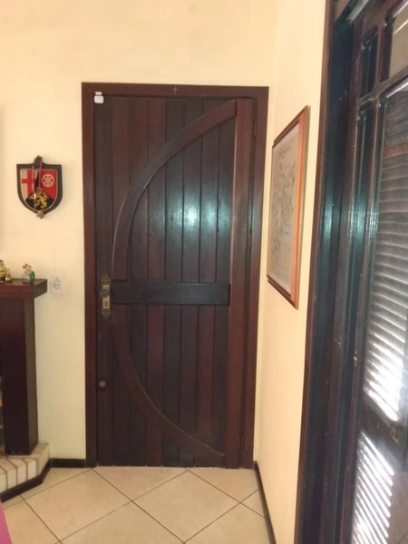 Casa 3 dormitórios de alto padrão: 5ª foto da galeria de imagens do imóvel