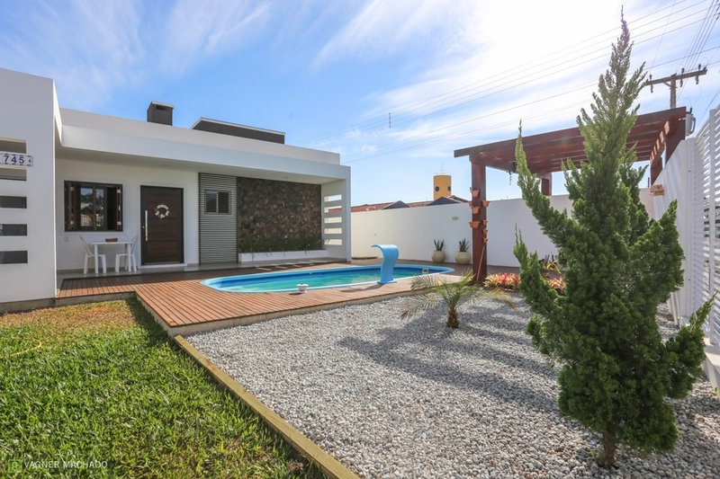 Casa com piscina a venda no Passo de Torres, SC.: 3ª foto da galeria de imagens do imóvel