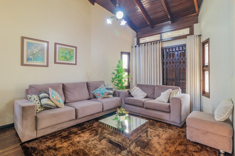 Casa em Torres, 4 dormitórios próximo a lagoa: 1ª foto da galeria de imagens do imóvel