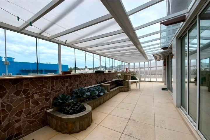 Apartamento mobiliado com 3 dormitórios e vista para o mar: 8ª foto da galeria de imagens do imóvel
