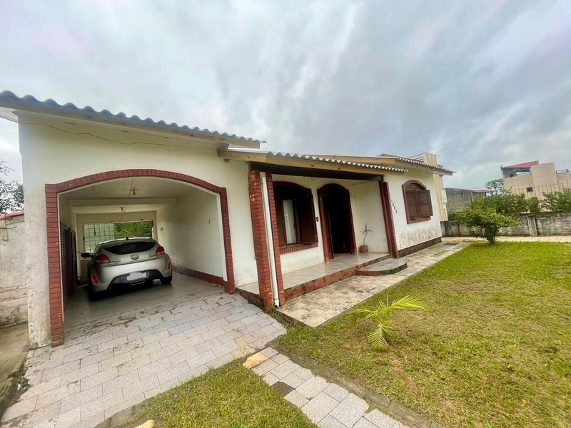 Casa em Torres, 2 dormitórios: 1ª foto da galeria de imagens do imóvel