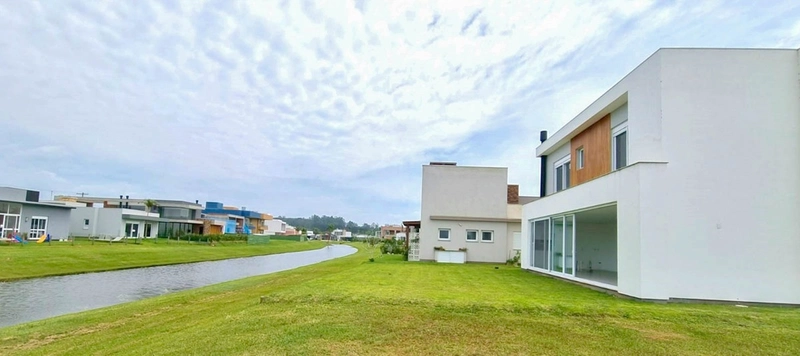 Casa 04 suítes no Reserva das águas mobiliada e decorada: 2ª foto da galeria de imagens do imóvel