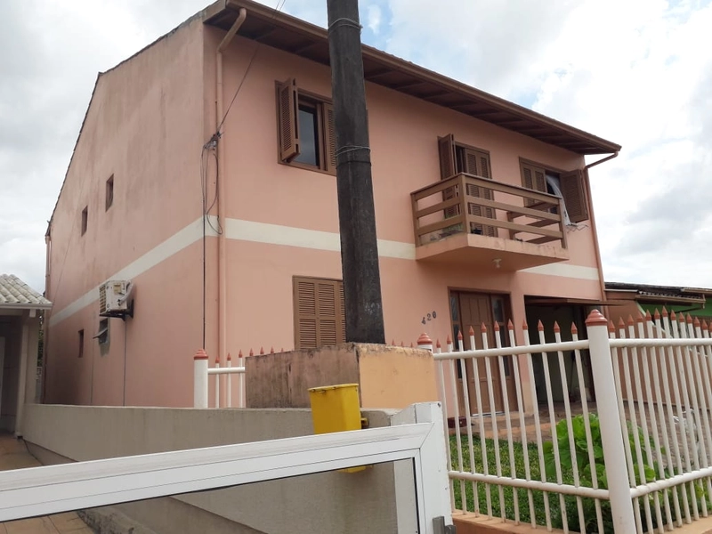 Casa com 6 dormitórios sendo 2 suítes.: 2ª foto da galeria de imagens do imóvel
