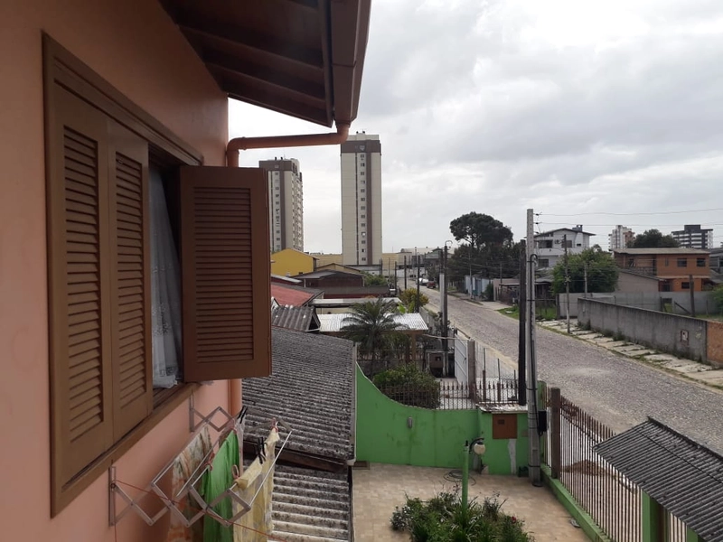 Casa com 6 dormitórios sendo 2 suítes.: 3ª foto da galeria de imagens do imóvel