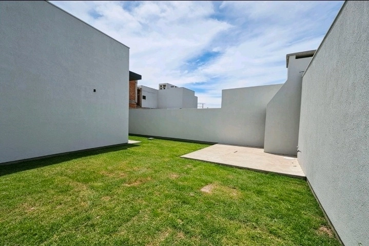Casa nova próxima à praia de Torres: 1ª foto da galeria de imagens do imóvel