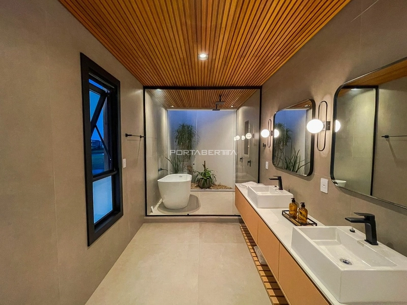Sobrado em 2 terrenos, beira lago, mobiliado e decorado, condomínio Sense: 5ª foto da galeria de imagens do imóvel