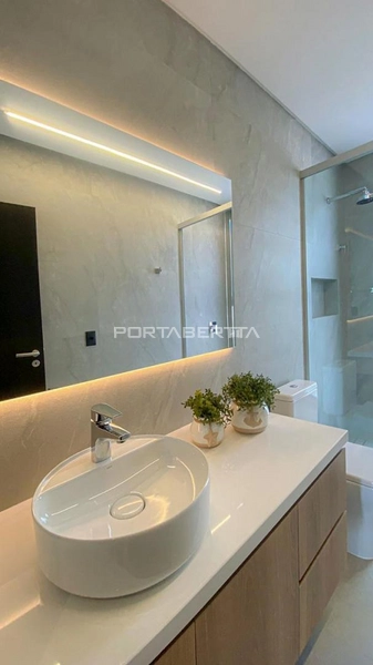 Sobrado beira lago, mobiliado e decorado, condomínio Amare: 2ª foto da galeria de imagens do imóvel