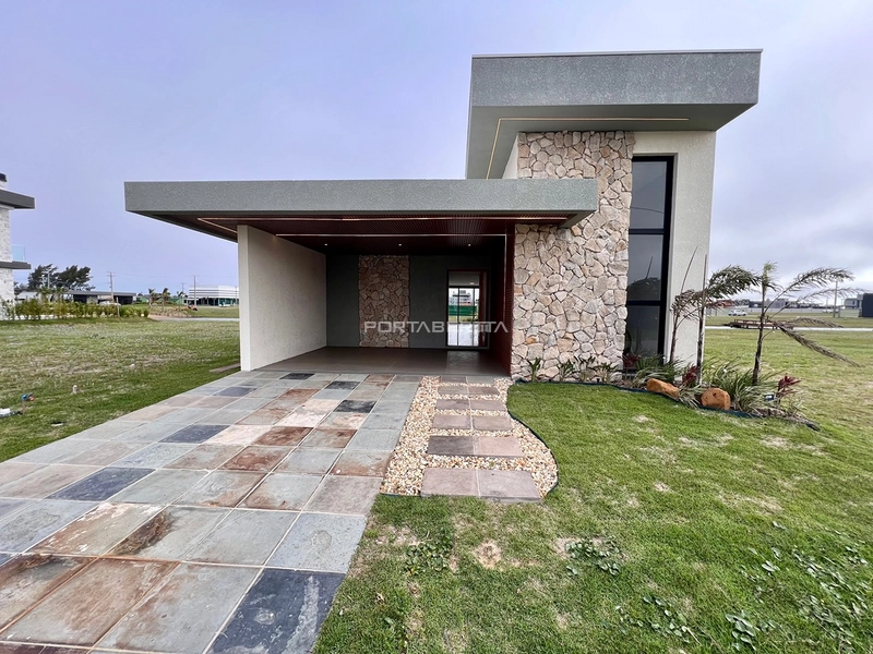 Casa térrea nova, beira lago, condomínio JOY: 2ª foto da galeria de imagens do imóvel