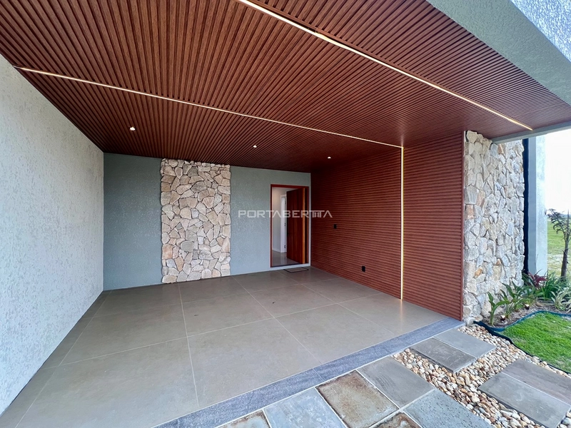 Casa térrea nova, beira lago, condomínio JOY: 4ª foto da galeria de imagens do imóvel