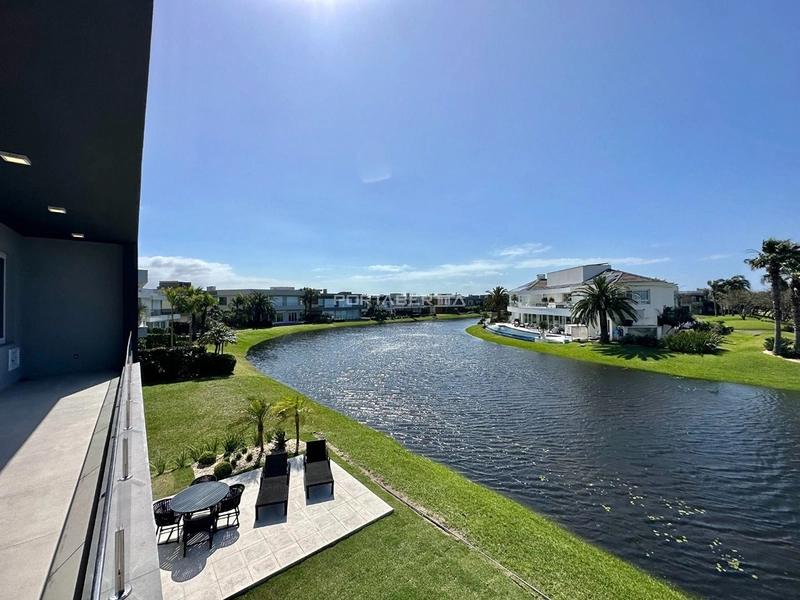 Sobrado beira lago, mobiliado e decorado, condomínio Enseada.: 21ª foto da galeria de imagens do imóvel