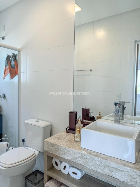 Sobrado beira lago, mobiliado e decorado, condomínio Enseada.: 19ª foto da galeria de imagens do imóvel