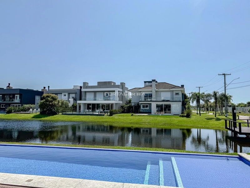 Sobrado beira lago, mobiliado e decorado, condomínio Enseada.: 10ª foto da galeria de imagens do imóvel