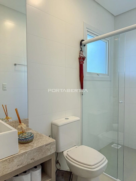 Sobrado beira lago, mobiliado e decorado, condomínio Enseada.: 43ª foto da galeria de imagens do imóvel