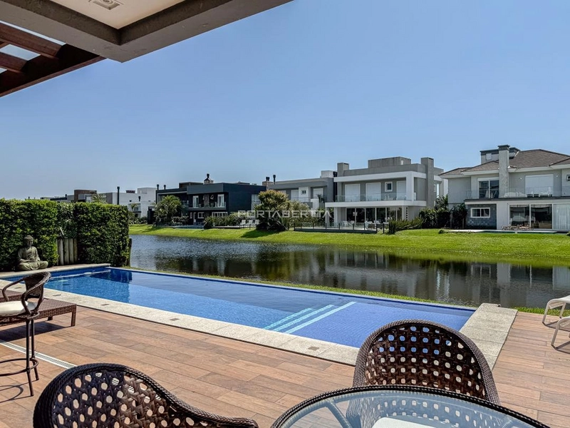 Sobrado beira lago, mobiliado e decorado, condomínio Enseada.: 11ª foto da galeria de imagens do imóvel