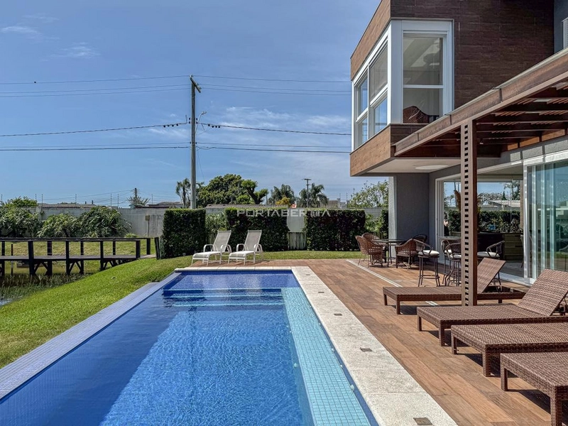Sobrado beira lago, mobiliado e decorado, condomínio Enseada.: 8ª foto da galeria de imagens do imóvel