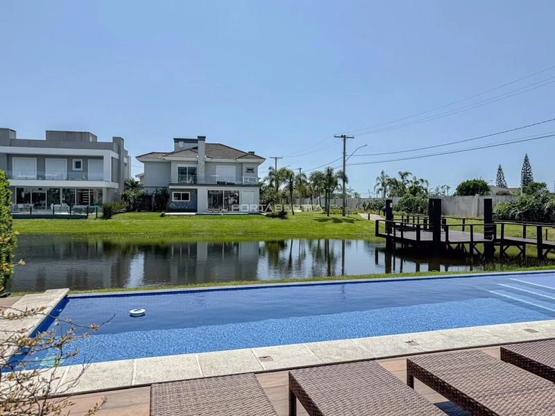 Sobrado beira lago, mobiliado e decorado, condomínio Enseada.: 9ª foto da galeria de imagens do imóvel