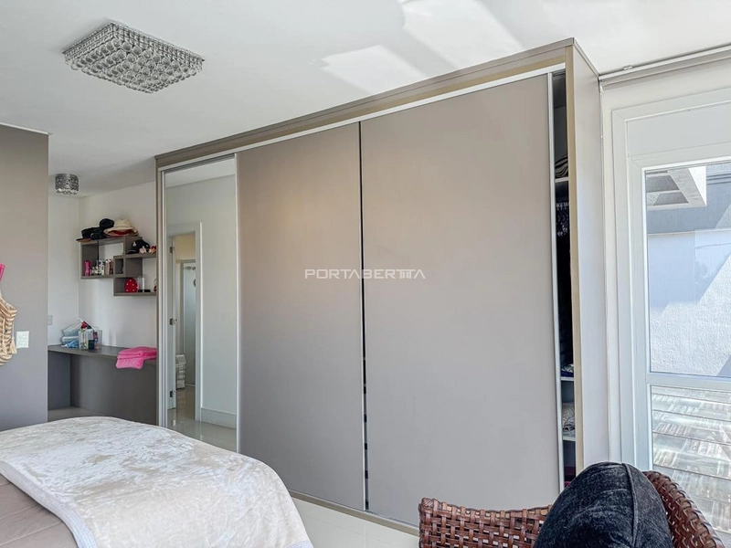 Sobrado beira lago, mobiliado e decorado, condomínio Enseada.: 22ª foto da galeria de imagens do imóvel