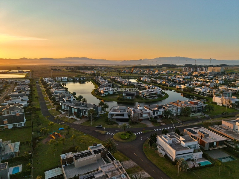 Sobrado beira lago, mobiliado e decorado, condomínio Enseada.: 43ª foto da galeria de imagens do imóvel