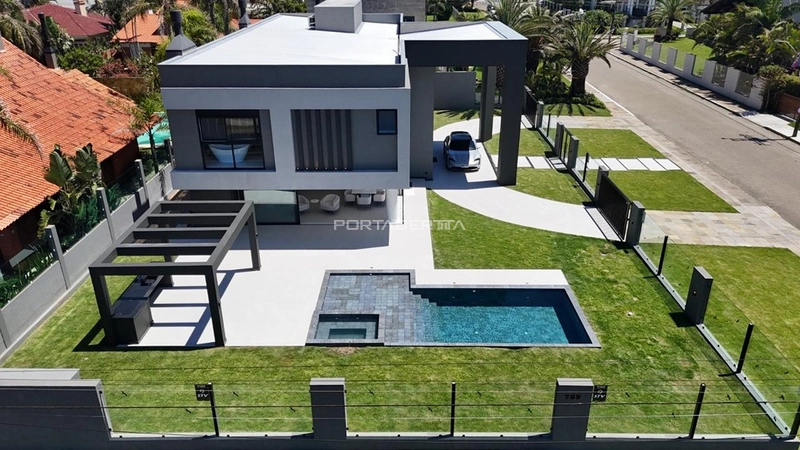 Casa à venda com 05 suítes em Atlântida, Xangri-lá RS: 2ª foto da galeria de imagens do imóvel