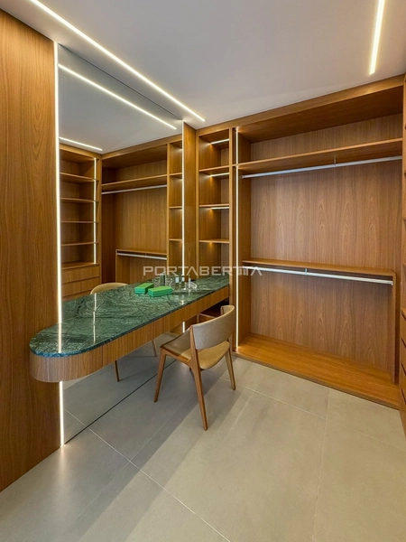 Sobrado beira lago, mobiliado e decorado, condomínio Enseada.: 10ª foto da galeria de imagens do imóvel