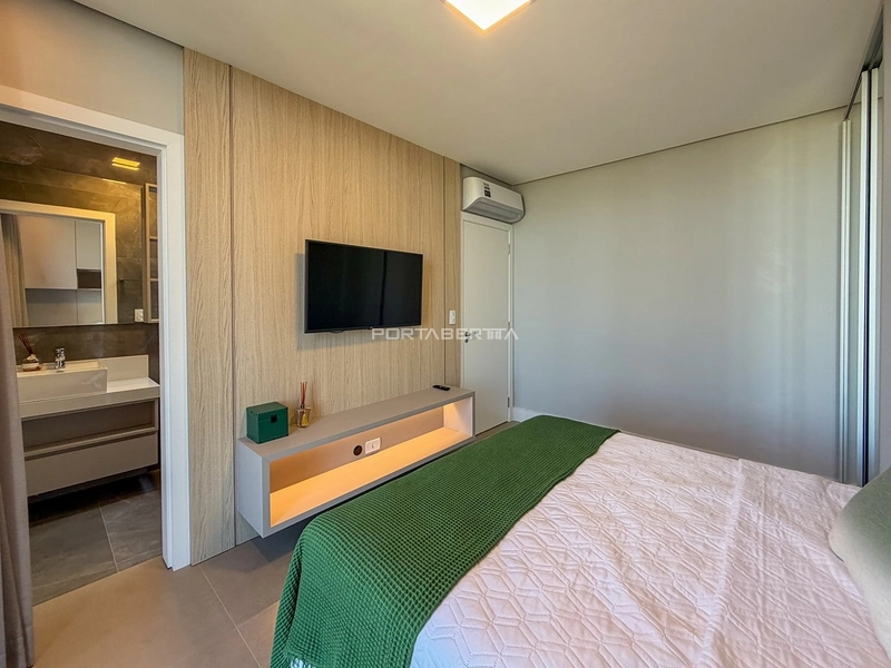 Sobrado beira lago, mobiliado e decorado, condomínio Enseada.: 3ª foto da galeria de imagens do imóvel
